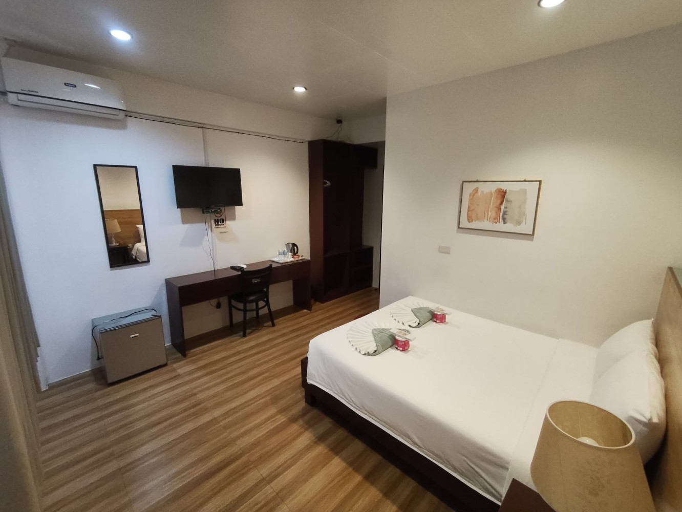 Deluxe Double Room at Zosimo’s Inn in Lazi, Siquijor — room interior